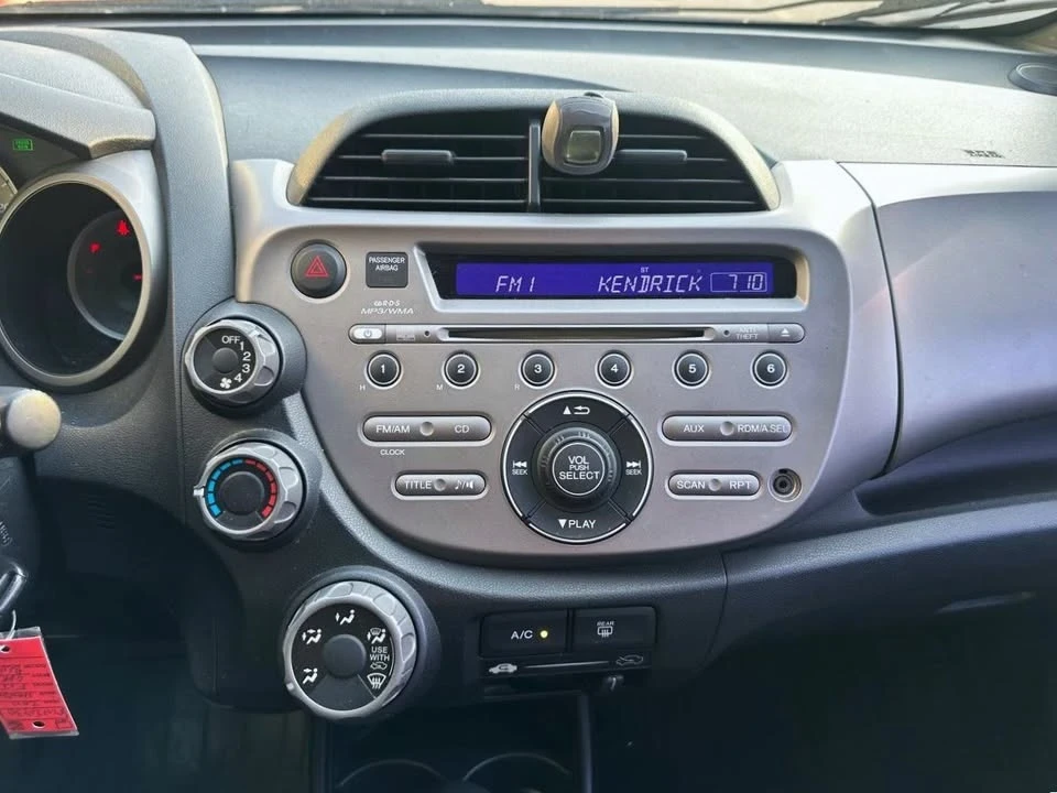 2011 Honda Fit - Image 13 of 18