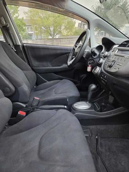 2011 Honda Fit - Image 12 of 17