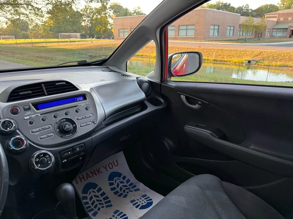 2011 Honda Fit - Image 8 of 12