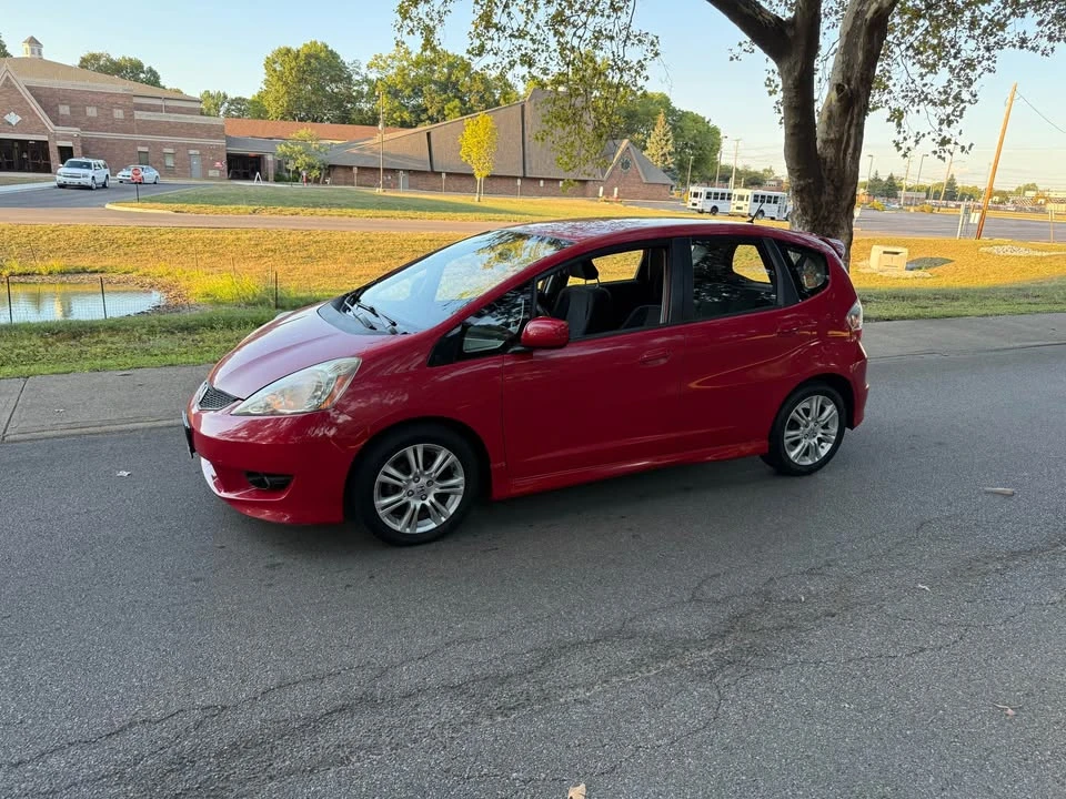 2011 Honda Fit - Image 11 of 12