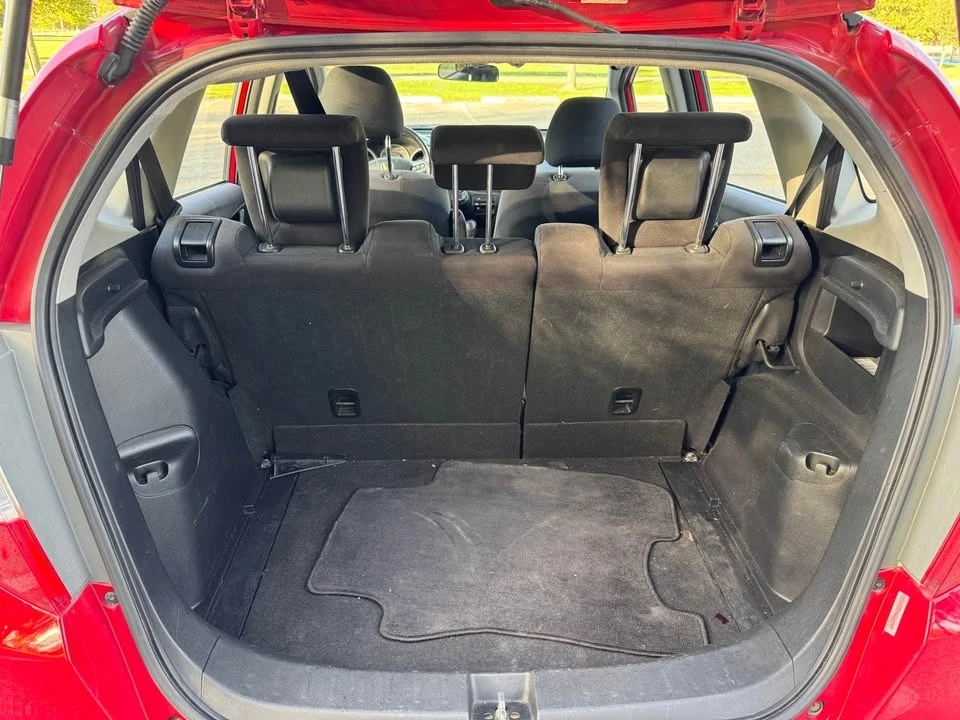 2011 Honda Fit - Image 10 of 13