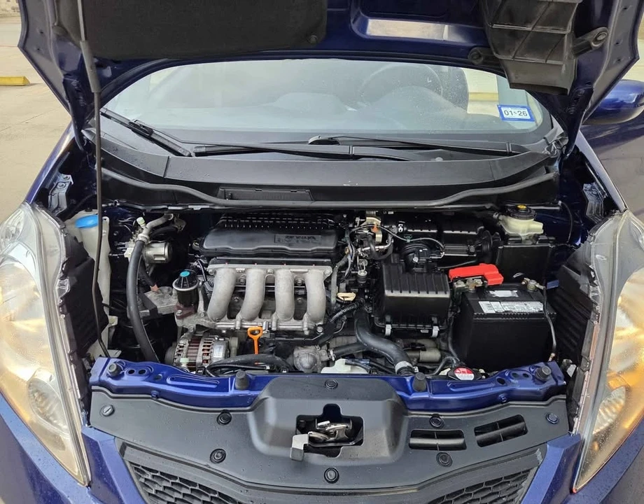 2011 Honda Fit - Image 13 of 17