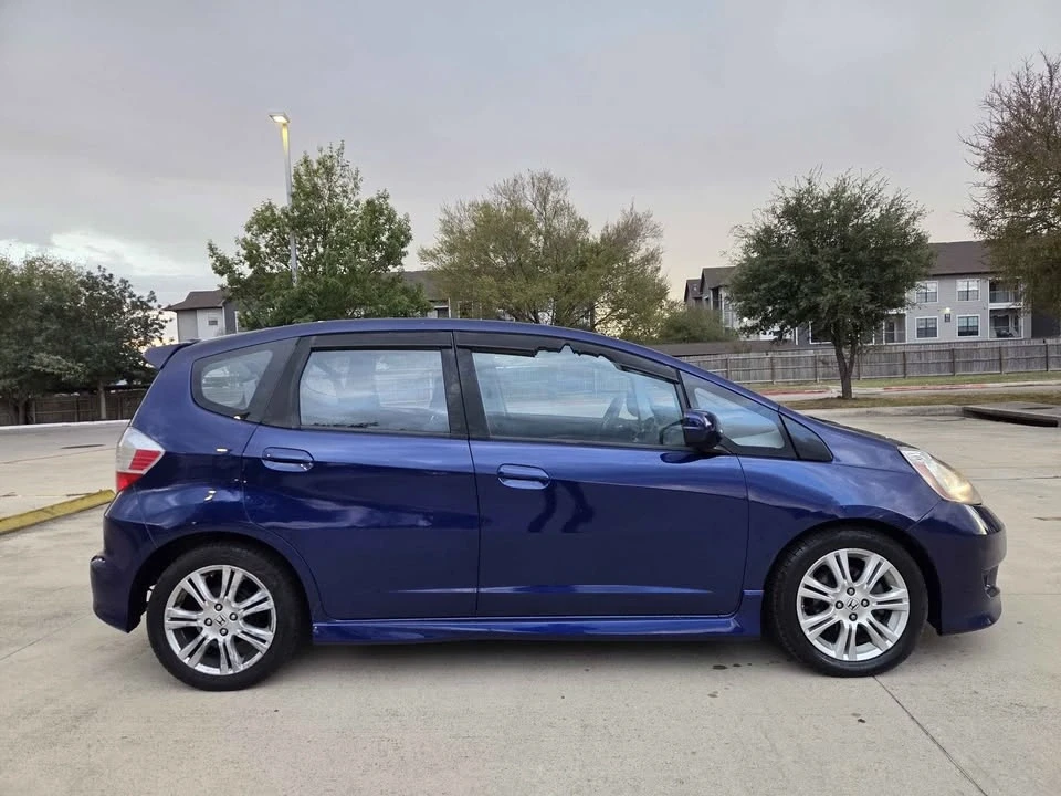 2011 Honda Fit - Image 4 of 17