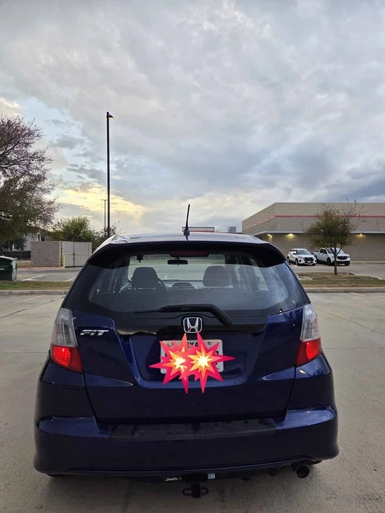 2011 Honda Fit - Image 9 of 17