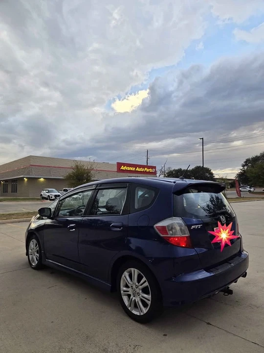 2011 Honda Fit - Image 6 of 17