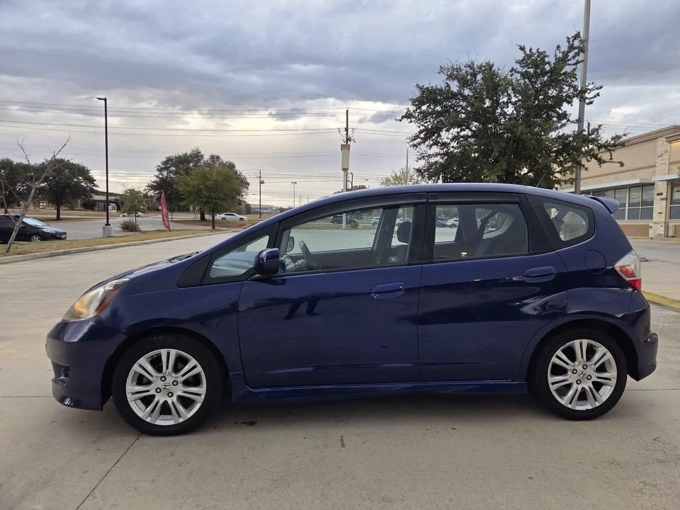 2011 Honda Fit - Image 3 of 17