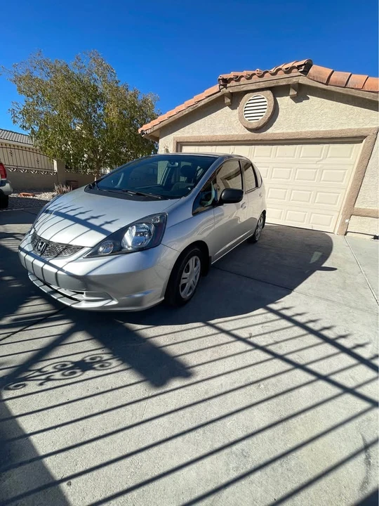 2011 Honda Fit - Image 2 of 11