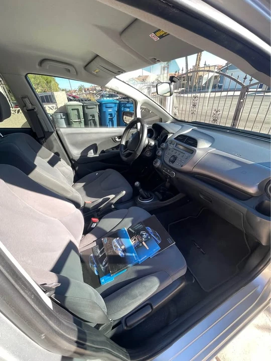 2011 Honda Fit - Image 6 of 11