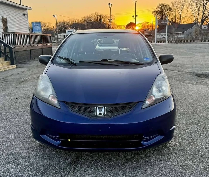 2011 Honda Fit - Image 9 of 17