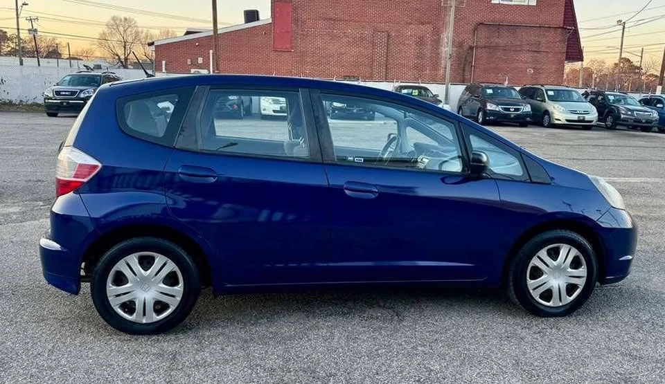 2011 Honda Fit - Image 7 of 17
