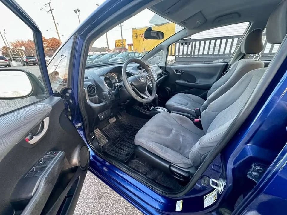 2011 Honda Fit - Image 10 of 17