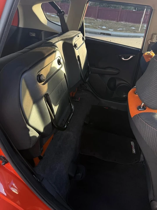 2011 Honda Fit - Image 11 of 13