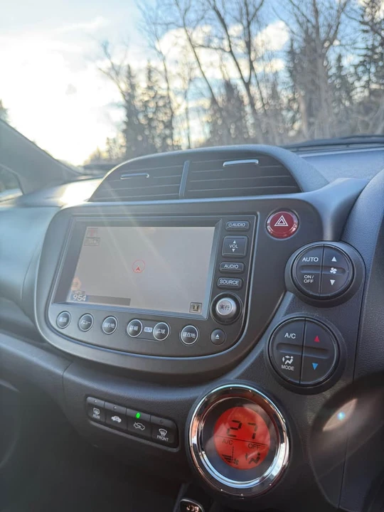 2011 Honda Fit - Image 9 of 13