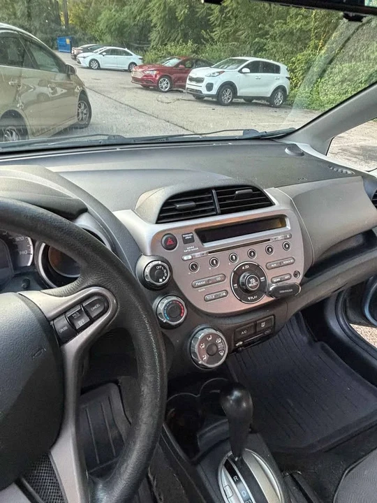 2011 Honda Fit - Image 3 of 6