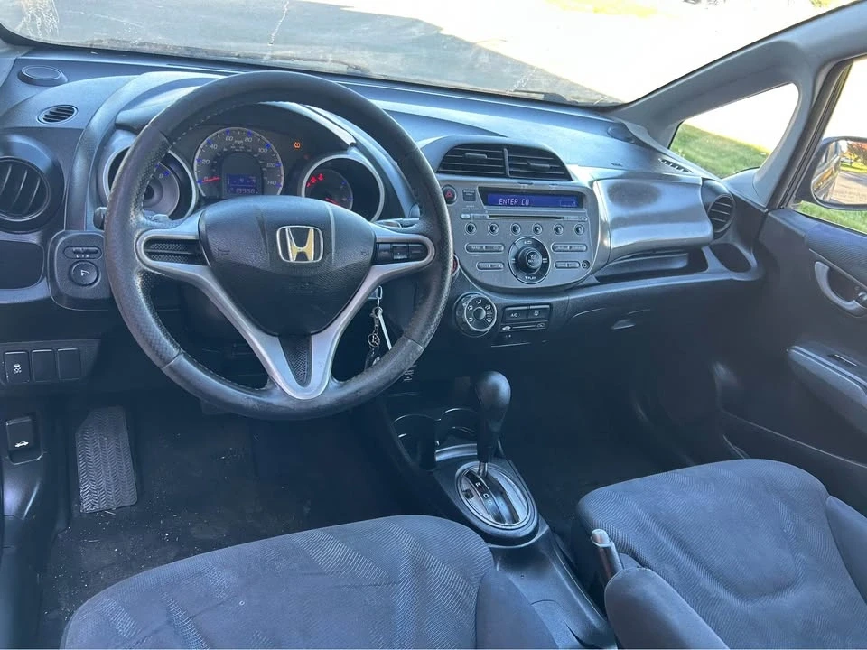 2011 Honda Fit - Image 6 of 8