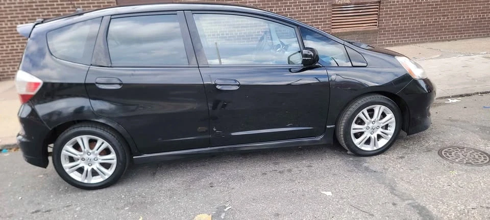 2011 Honda Fit - Image 6 of 7