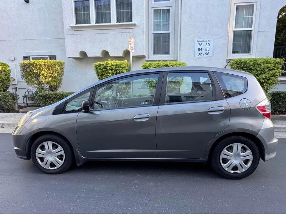 2011 Honda Fit - Image 6 of 9