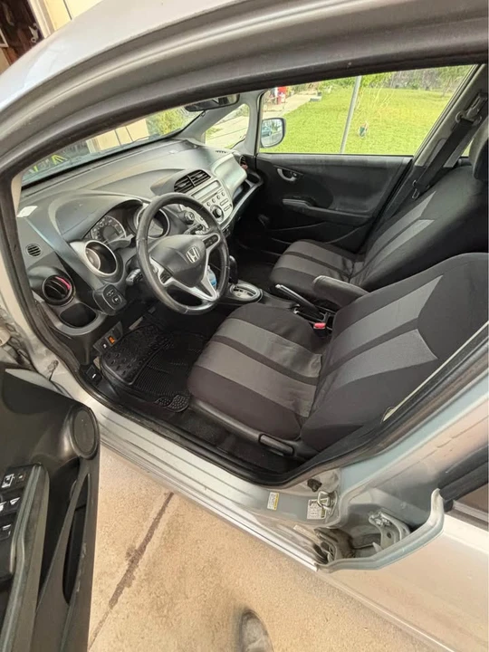 2011 Honda Fit - Image 3 of 8