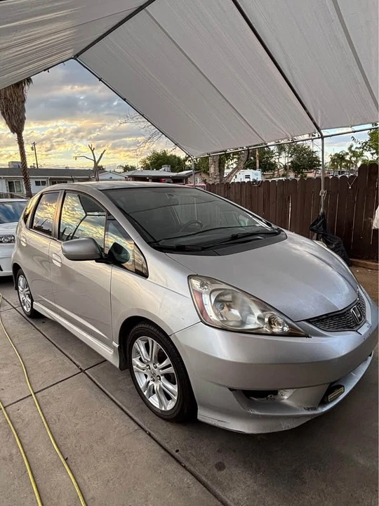 2011 Honda Fit - Image 2 of 8