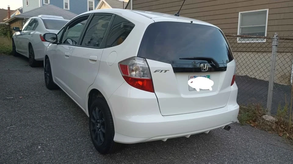 2011 Honda Fit - Image 6 of 17
