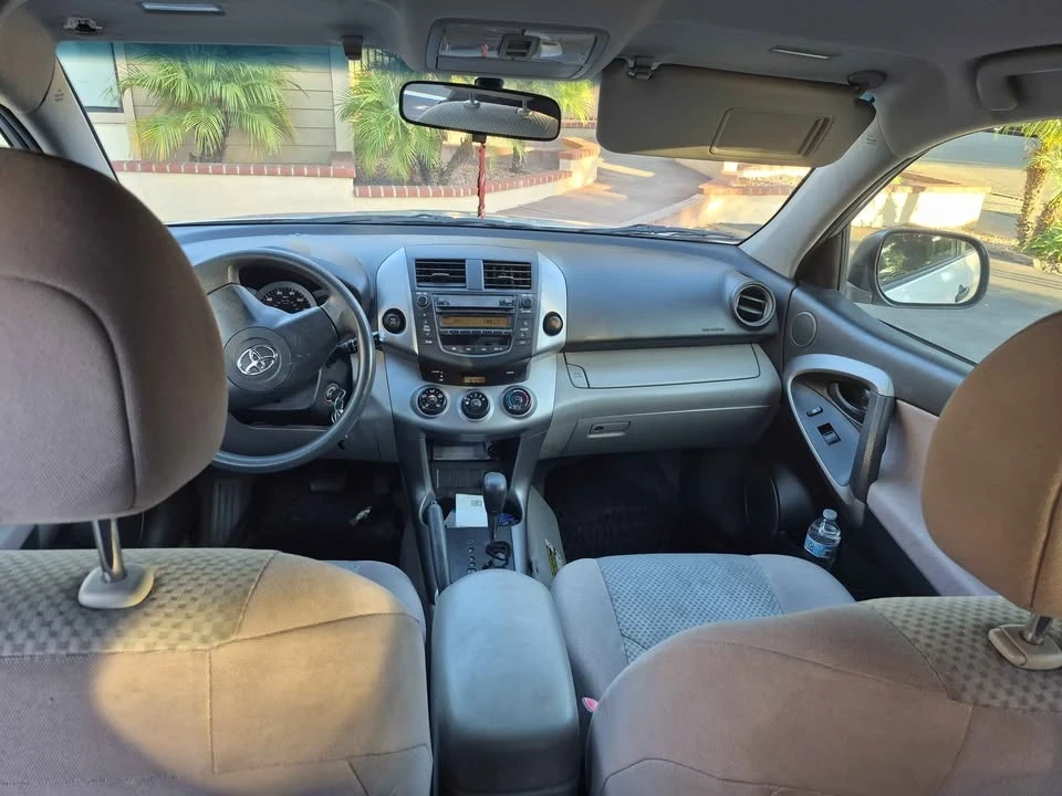 2011 Honda Fit - Image 4 of 10
