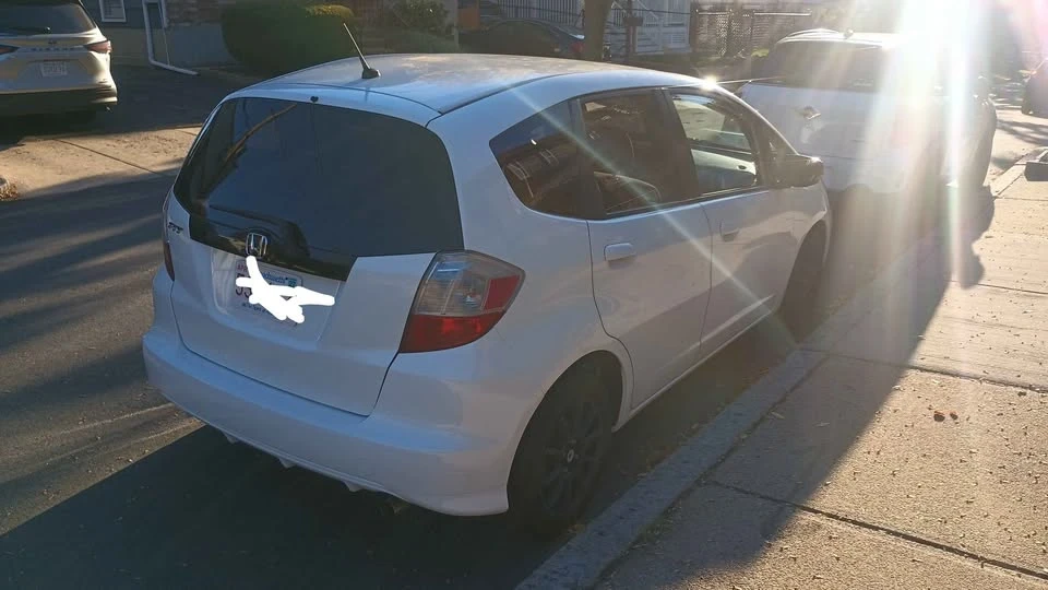 2011 Honda Fit - Image 2 of 17