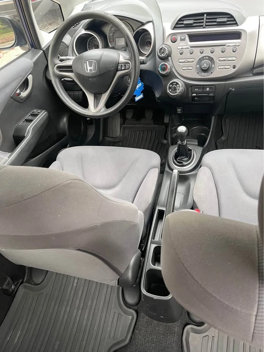2011 Honda Fit - Image 13 of 17