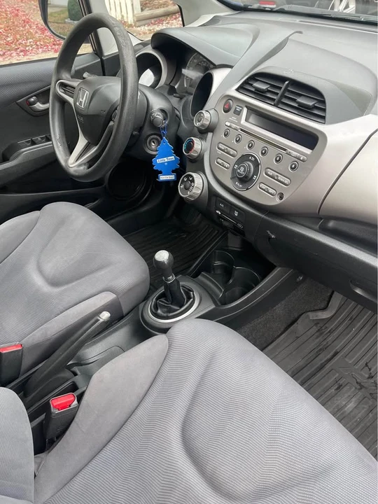 2011 Honda Fit - Image 16 of 17