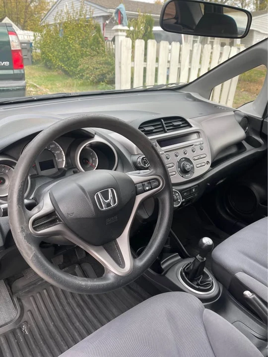 2011 Honda Fit - Image 7 of 17