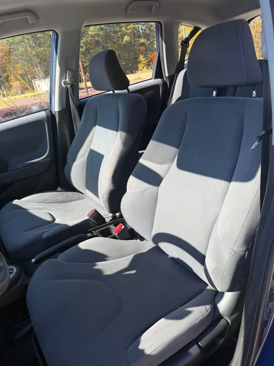 2011 Honda Fit - Image 11 of 13