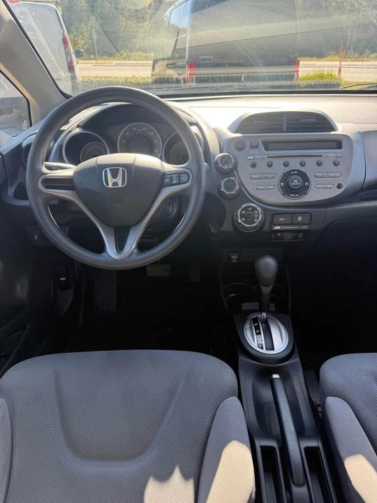 2011 Honda Fit - Image 8 of 13