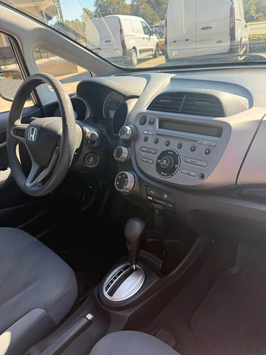 2011 Honda Fit - Image 10 of 13