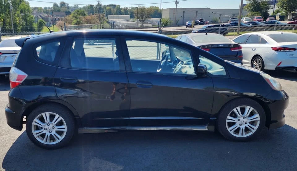 2011 Honda Fit - Image 8 of 18
