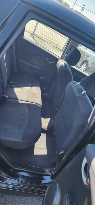 2011 Honda Fit - Image 10 of 18