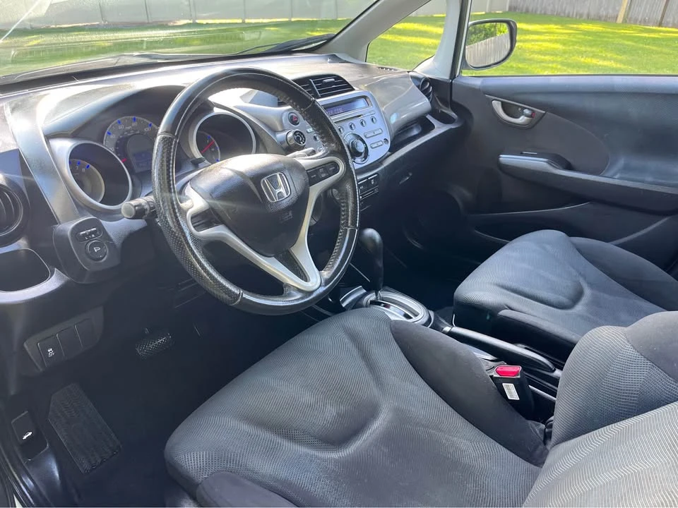 2011 Honda Fit - Image 8 of 10