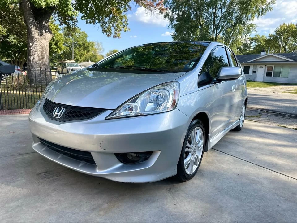 2011 Honda Fit - Image 2 of 16