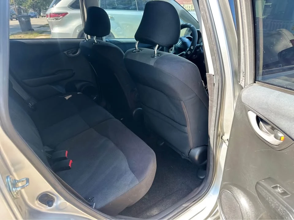 2011 Honda Fit - Image 10 of 16