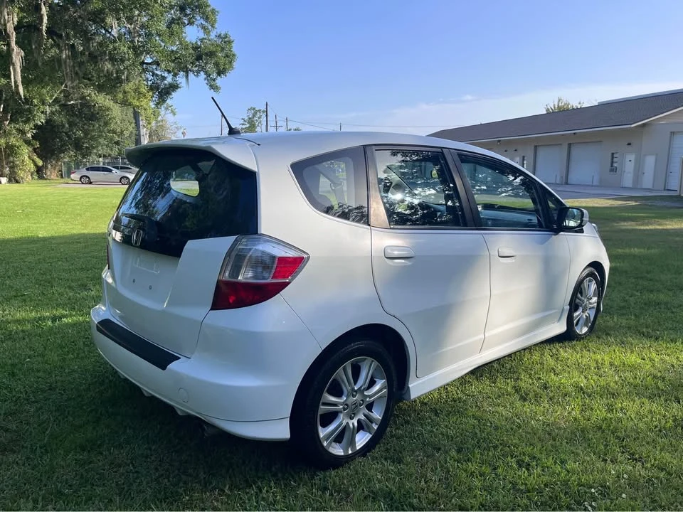 2011 Honda Fit - Image 3 of 10