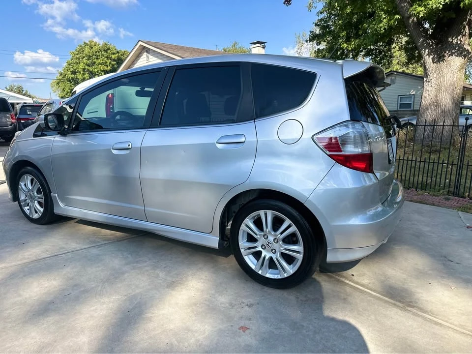 2011 Honda Fit - Image 16 of 16