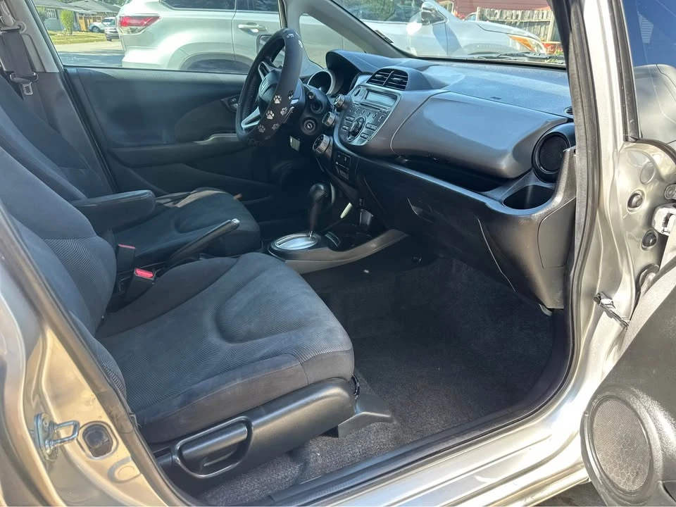 2011 Honda Fit - Image 8 of 16