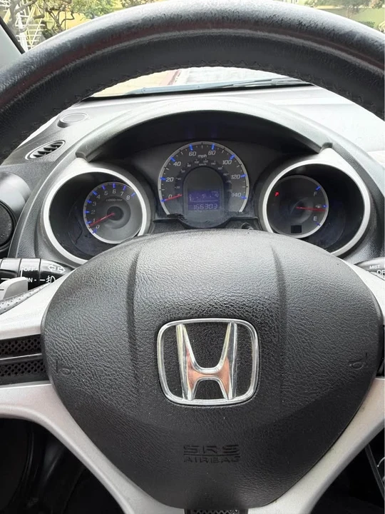 2011 Honda Fit - Image 15 of 18