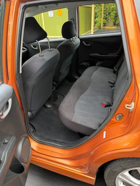 2011 Honda Fit - Image 9 of 18
