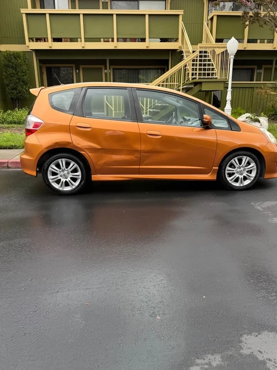 2011 Honda Fit - Image 7 of 18