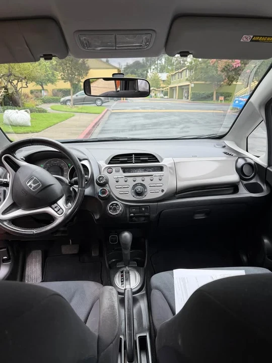 2011 Honda Fit - Image 10 of 18