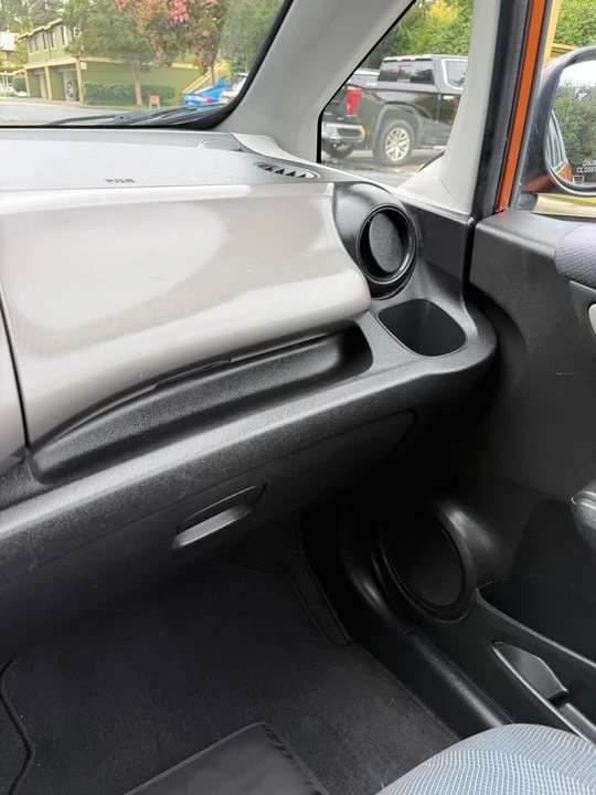 2011 Honda Fit - Image 14 of 18