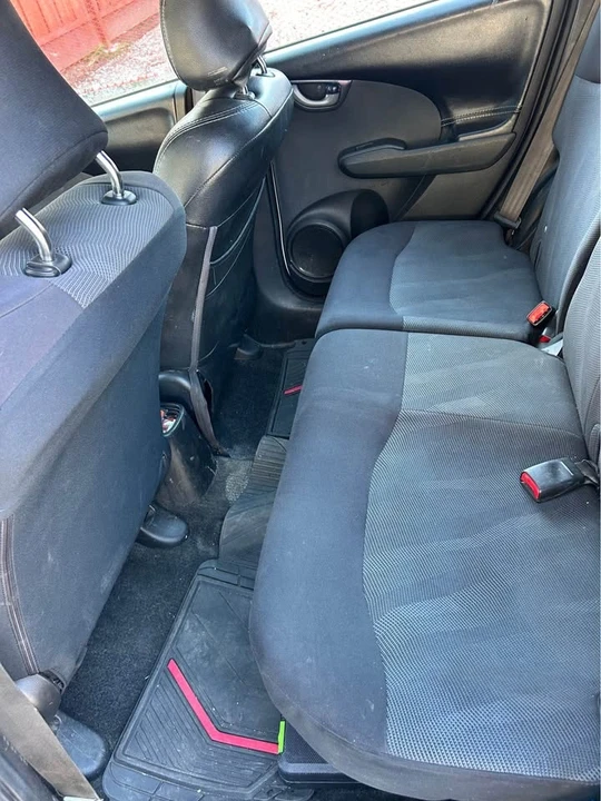 2011 Honda Fit - Image 6 of 10