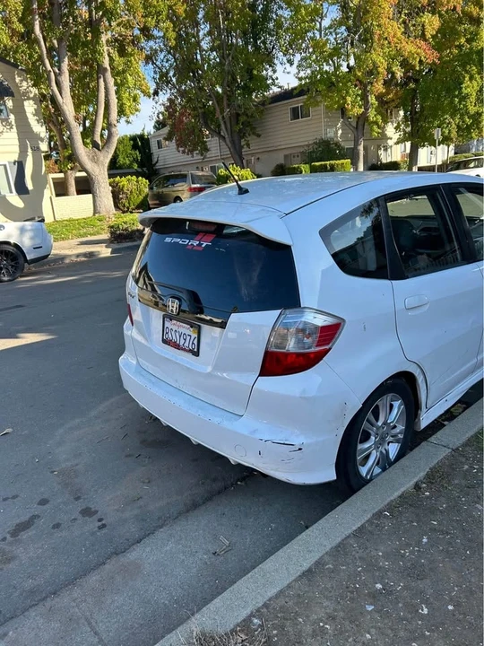 2011 Honda Fit - Image 2 of 10