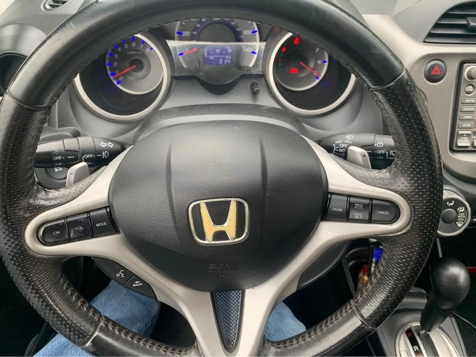 2011 Honda Fit - Image 7 of 10