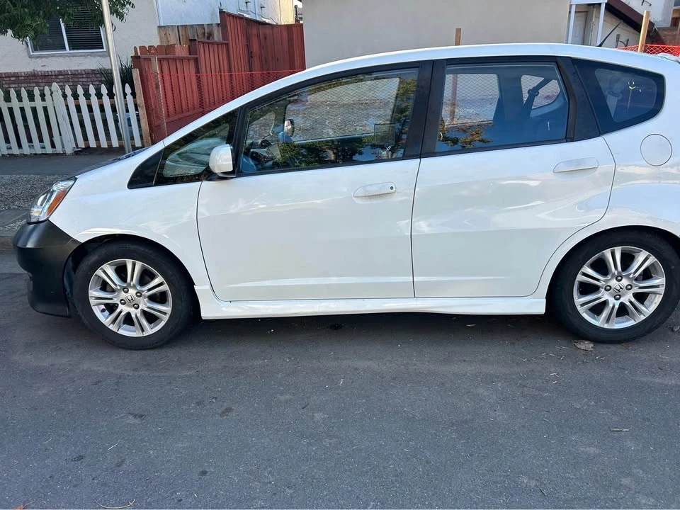 2011 Honda Fit - Image 3 of 10