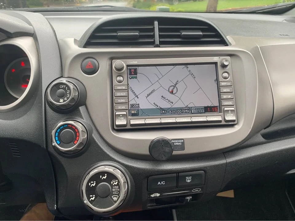 2011 Honda Fit - Image 8 of 10
